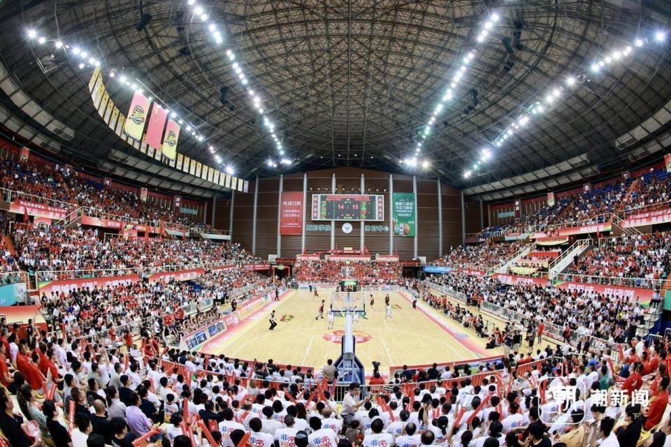 TMWzJ, 全民健身的, 奢侈品 TMWzJ, 全民健身的, 奢侈品