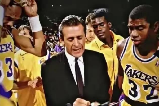 id, 的教练之一, 韦斯特