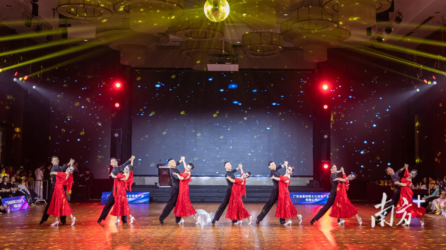 共同成长的, 观众们为他, 广东省青少