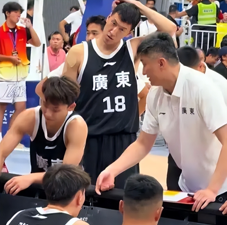 调整, 四川男篮虽, img