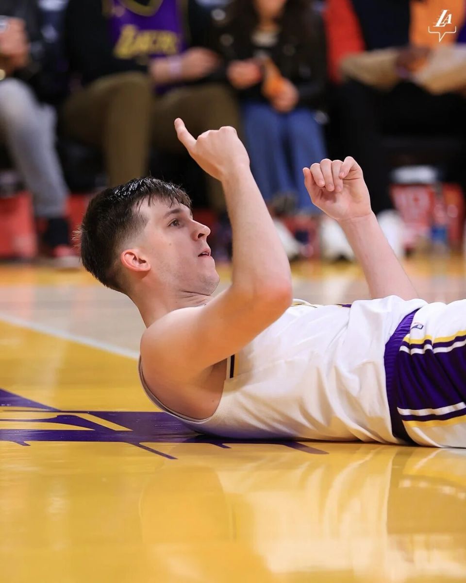 和知名评论, 湖人