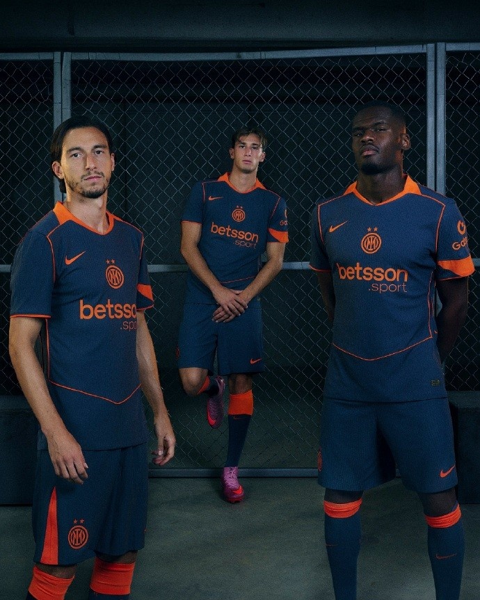 时代的魅力, ined